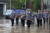 Święto Policji w Jaworznie 2021  zdjęcie grupowe policjantów z instrumentami